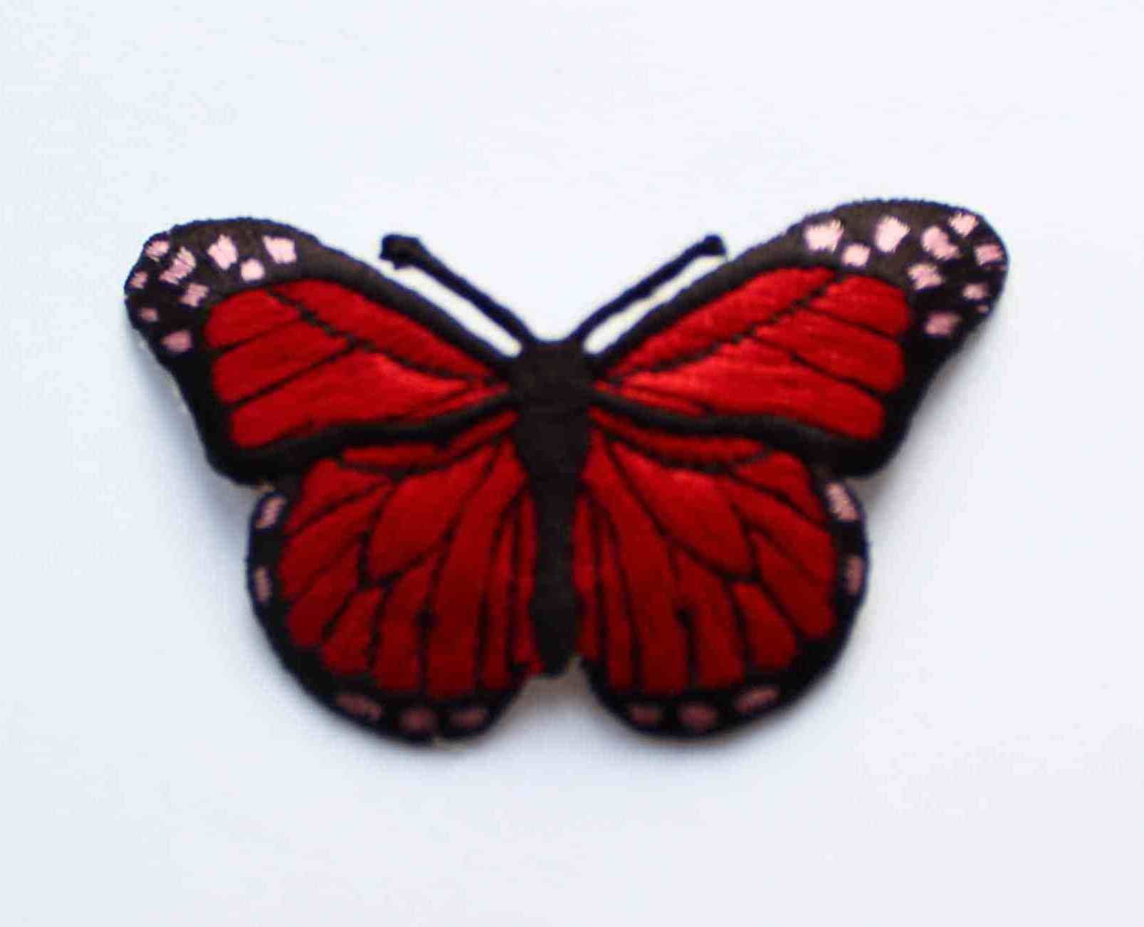 0146 Термоаппликация красная бабочка 70*40мм