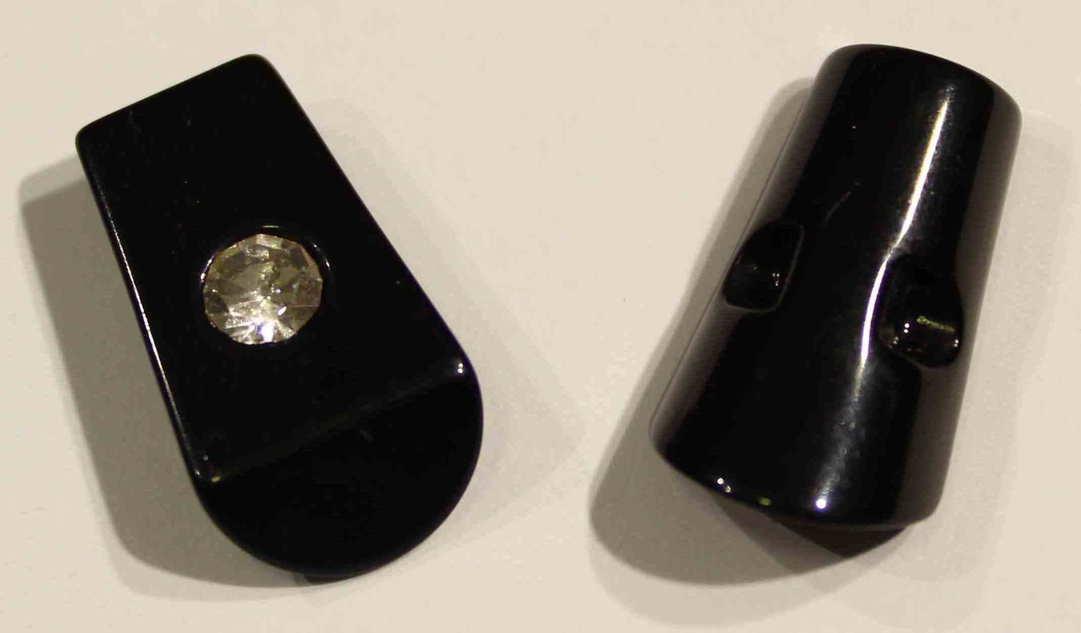 0316 Пуговица на ножке кристалл/пластик 21мм черный