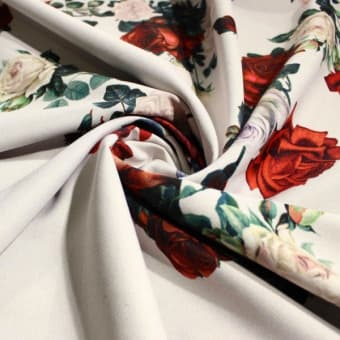 1084 Костюмно-пальтовая шерсть Dolce&Gabbana розы на светлом